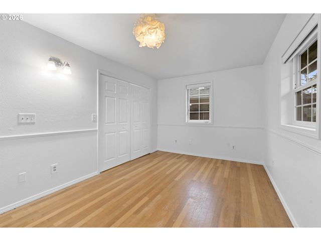 12904 Ne Wasco St, Portland, OR 97230