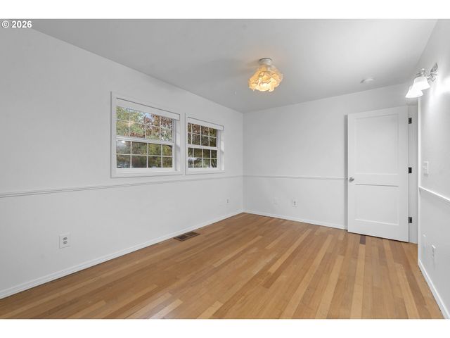 12904 Ne Wasco St, Portland, OR 97230