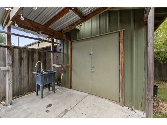 12904 Ne Wasco St, Portland, OR 97230