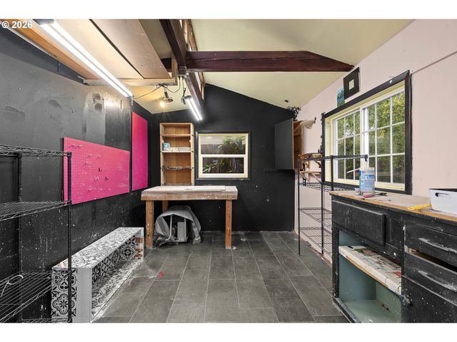 12904 Ne Wasco St, Portland, OR 97230