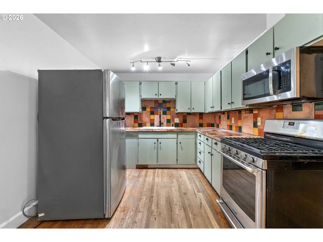 12904 Ne Wasco St, Portland, OR 97230