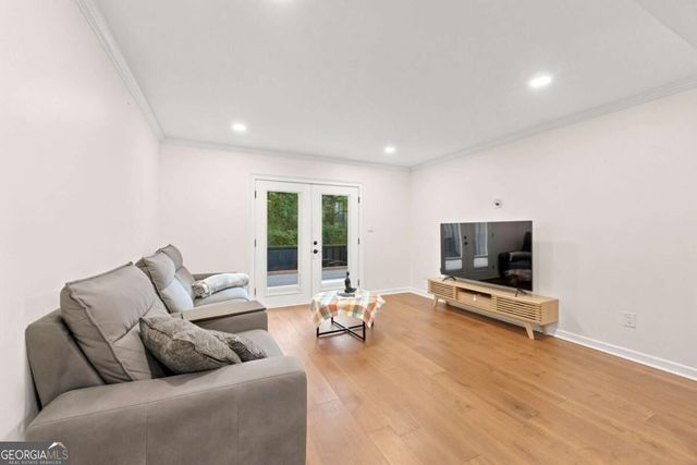 8 Ivy Ridge NE, Atlanta, GA 30342
