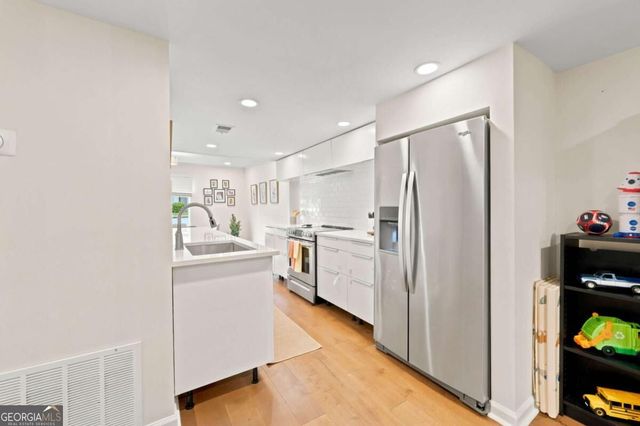 8 Ivy Ridge NE, Atlanta, GA 30342