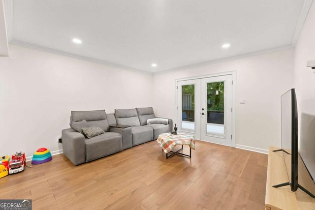 8 Ivy Ridge NE, Atlanta, GA 30342