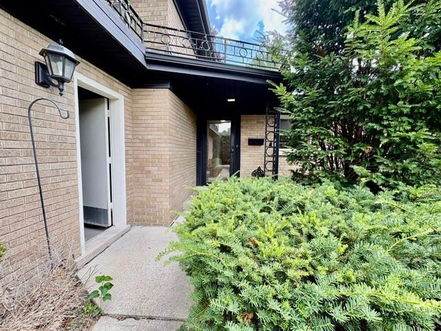 512 KAREY Court, Wilmette, IL 60091