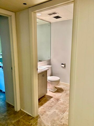 512 KAREY Court, Wilmette, IL 60091