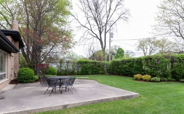 512 KAREY Court, Wilmette, IL 60091