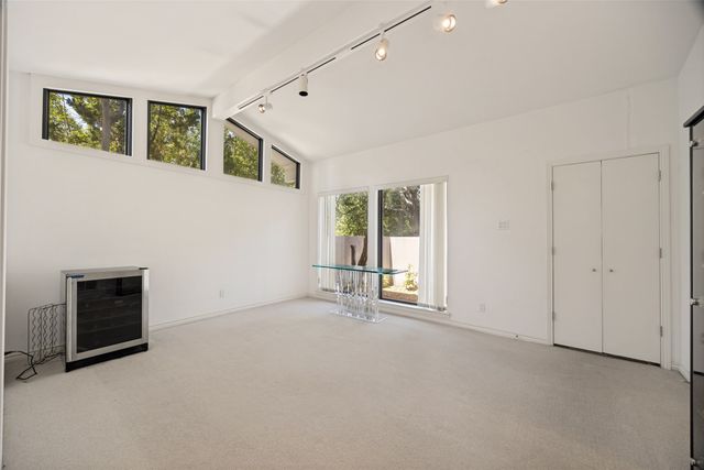 6715 Glenhurst Drive, Dallas, TX 75254