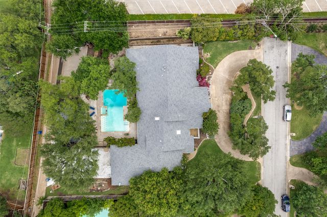 6715 Glenhurst Drive, Dallas, TX 75254