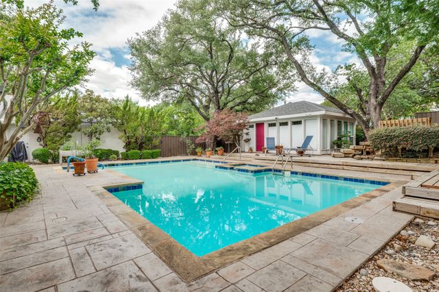 6715 Glenhurst Drive, Dallas, TX 75254