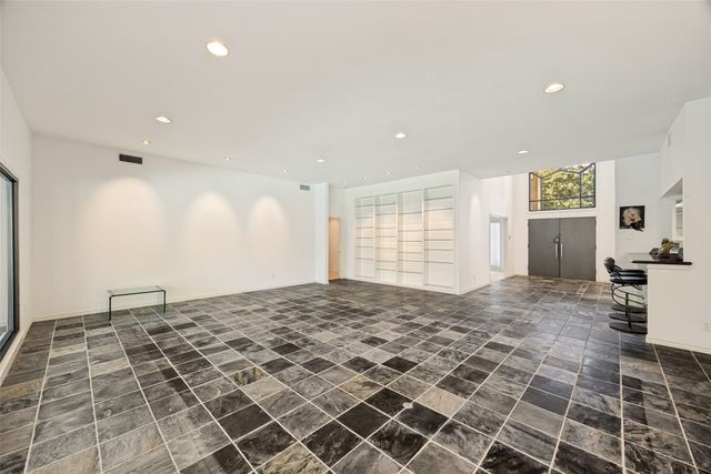 6715 Glenhurst Drive, Dallas, TX 75254
