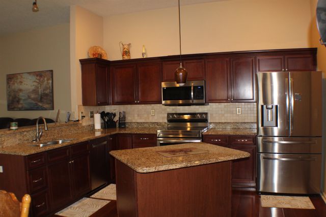 6442 BENDING RIVER RD, Bartlett, TN 38135