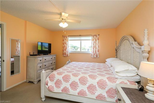 300 Forest Lakes BLVD 202, Naples, FL 34105
