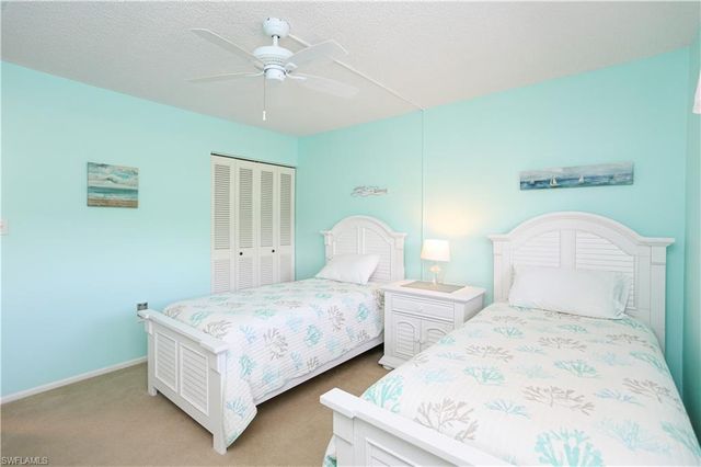 300 Forest Lakes BLVD 202, Naples, FL 34105