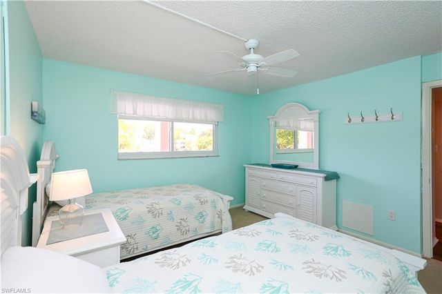 300 Forest Lakes BLVD 202, Naples, FL 34105