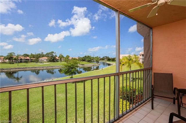 300 Forest Lakes BLVD 202, Naples, FL 34105