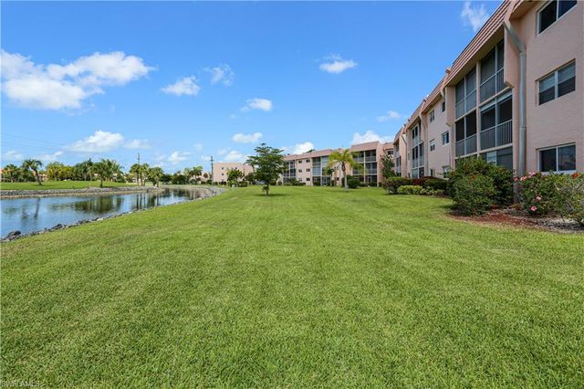 300 Forest Lakes BLVD 202, Naples, FL 34105
