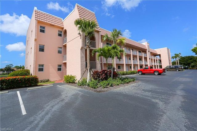300 Forest Lakes BLVD 202, Naples, FL 34105