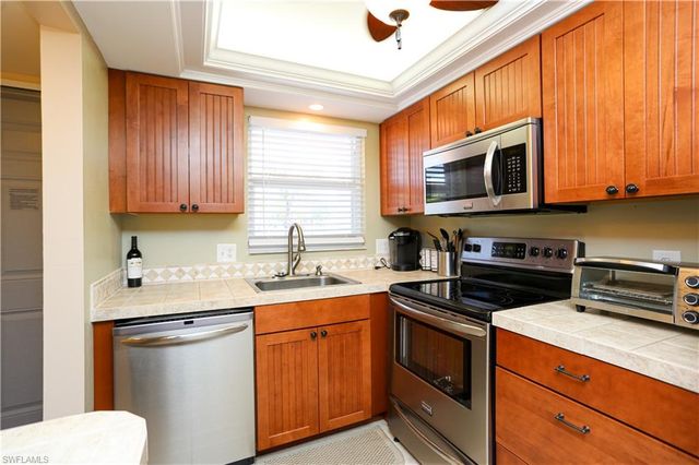 300 Forest Lakes BLVD 202, Naples, FL 34105