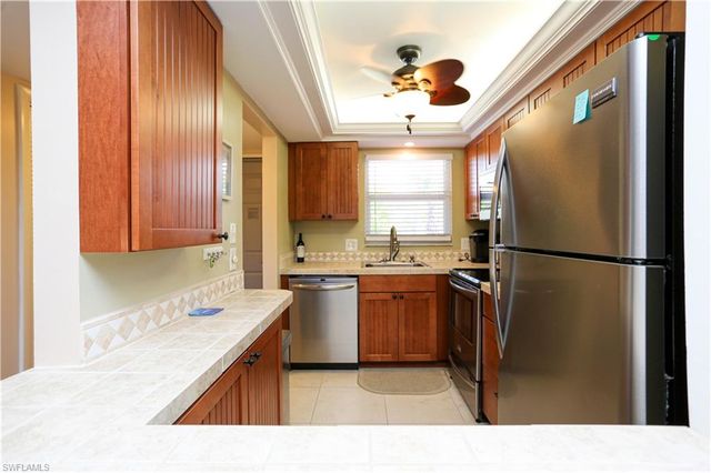 300 Forest Lakes BLVD 202, Naples, FL 34105