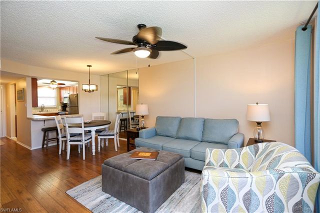 300 Forest Lakes BLVD 202, Naples, FL 34105