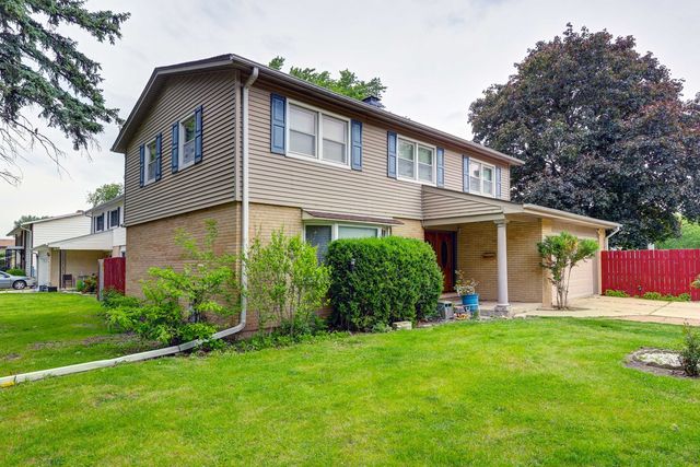 1423 S Cypress Drive, Mount Prospect, IL 60056