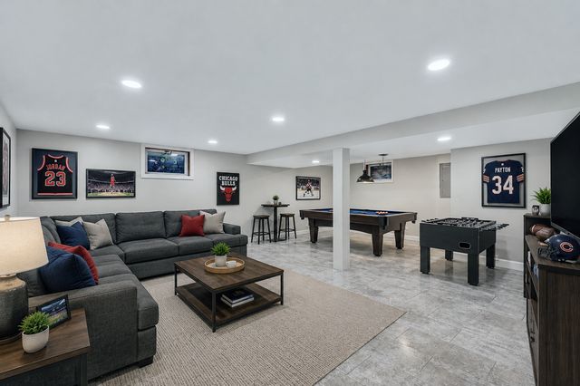 1423 S Cypress Drive, Mount Prospect, IL 60056