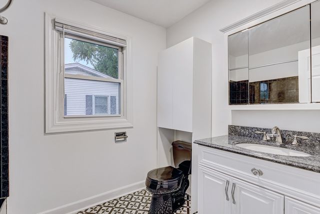 1423 S Cypress Drive, Mount Prospect, IL 60056