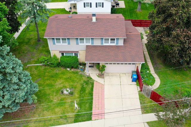 1423 S Cypress Drive, Mount Prospect, IL 60056