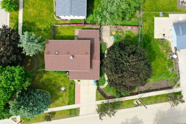 1423 S Cypress Drive, Mount Prospect, IL 60056