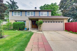 1423 S Cypress Drive, Mount Prospect, IL 60056