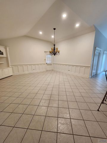 189 Palm Ave, Larose, LA 70373