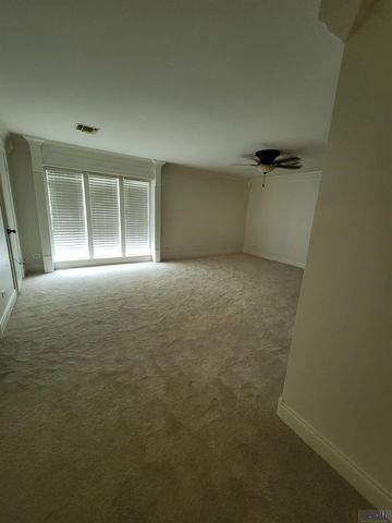 189 Palm Ave, Larose, LA 70373