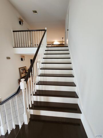 189 Palm Ave, Larose, LA 70373