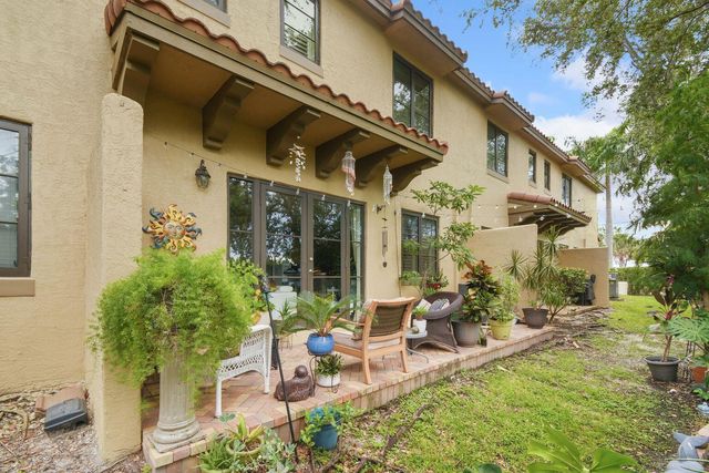 120 Via Villagio, Hypoluxo, FL 33462