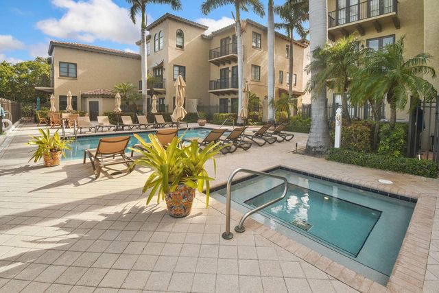 120 Via Villagio, Hypoluxo, FL 33462