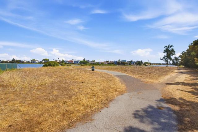 3419 La Selva Street, San Mateo, CA 94403