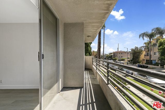 1616 Brockton Avenue 103, Los Angeles, CA 90025