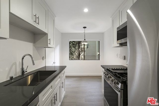 1616 Brockton Avenue 103, Los Angeles, CA 90025