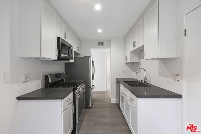 1616 Brockton Avenue 103, Los Angeles, CA 90025