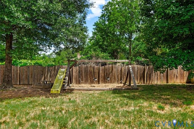 9703 Laurel Pine Dr, Henrico, VA 23228