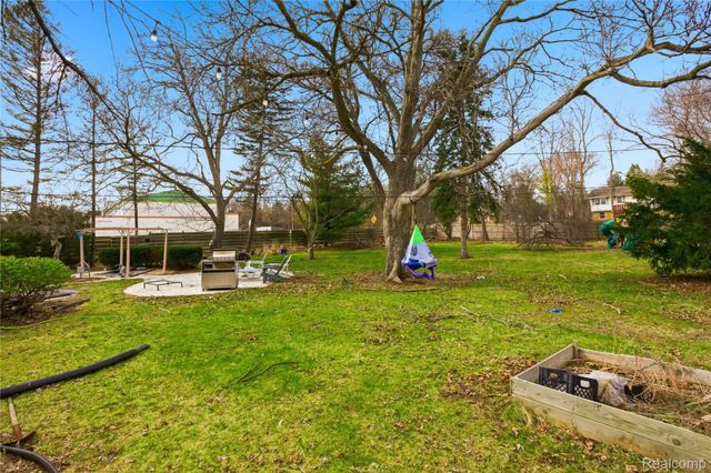 29256 Utley Road, Farmington Hills, MI 48334