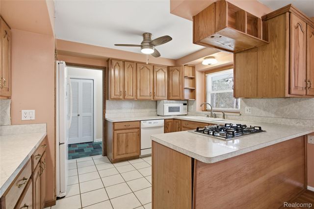 29256 Utley Road, Farmington Hills, MI 48334