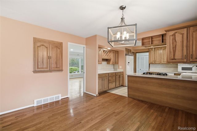 29256 Utley Road, Farmington Hills, MI 48334