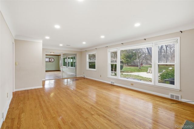 29256 Utley Road, Farmington Hills, MI 48334