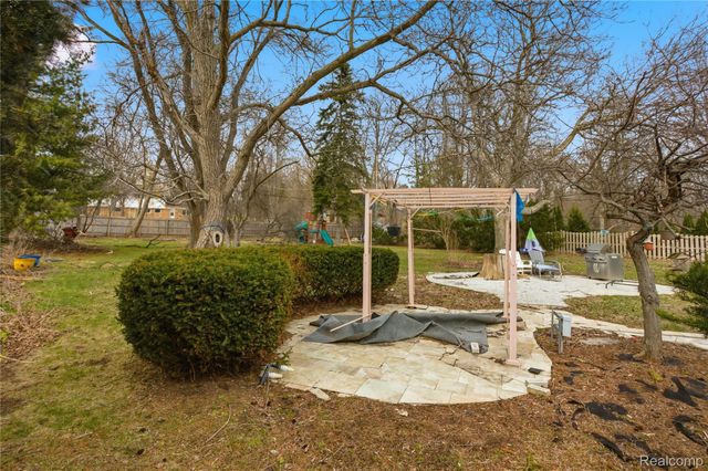 29256 Utley Road, Farmington Hills, MI 48334