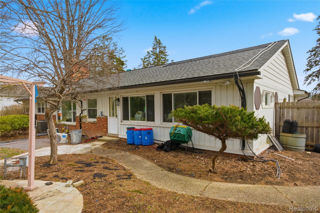 29256 Utley Road, Farmington Hills, MI 48334