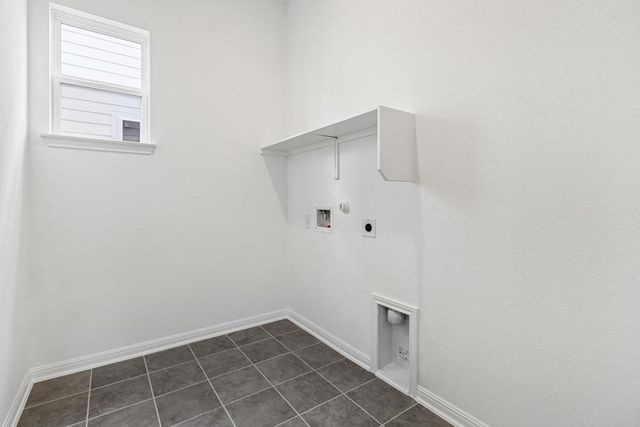 236 Jagged Iron TRCE, Dripping Springs, TX 78620
