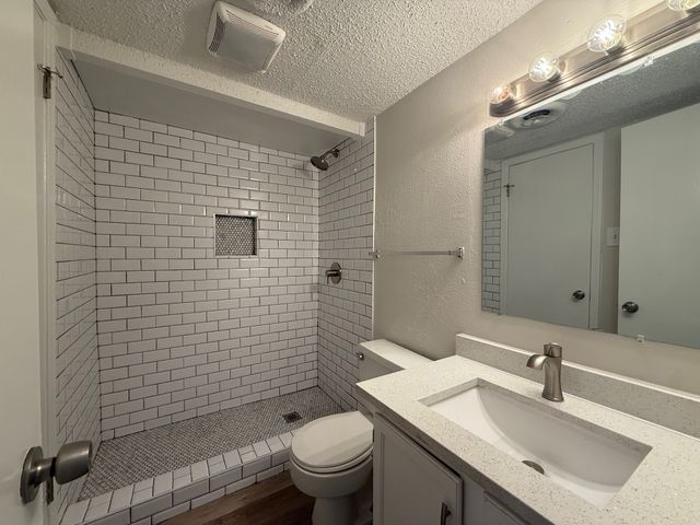 3624 Parkridge Drive 214, Dallas, TX 75234