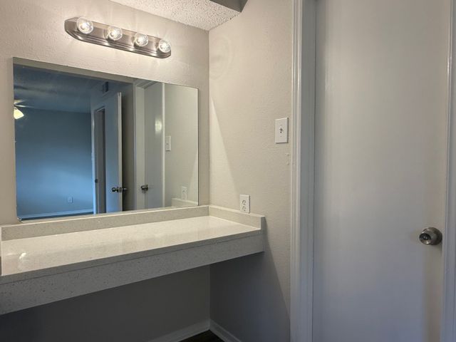 3624 Parkridge Drive 214, Dallas, TX 75234